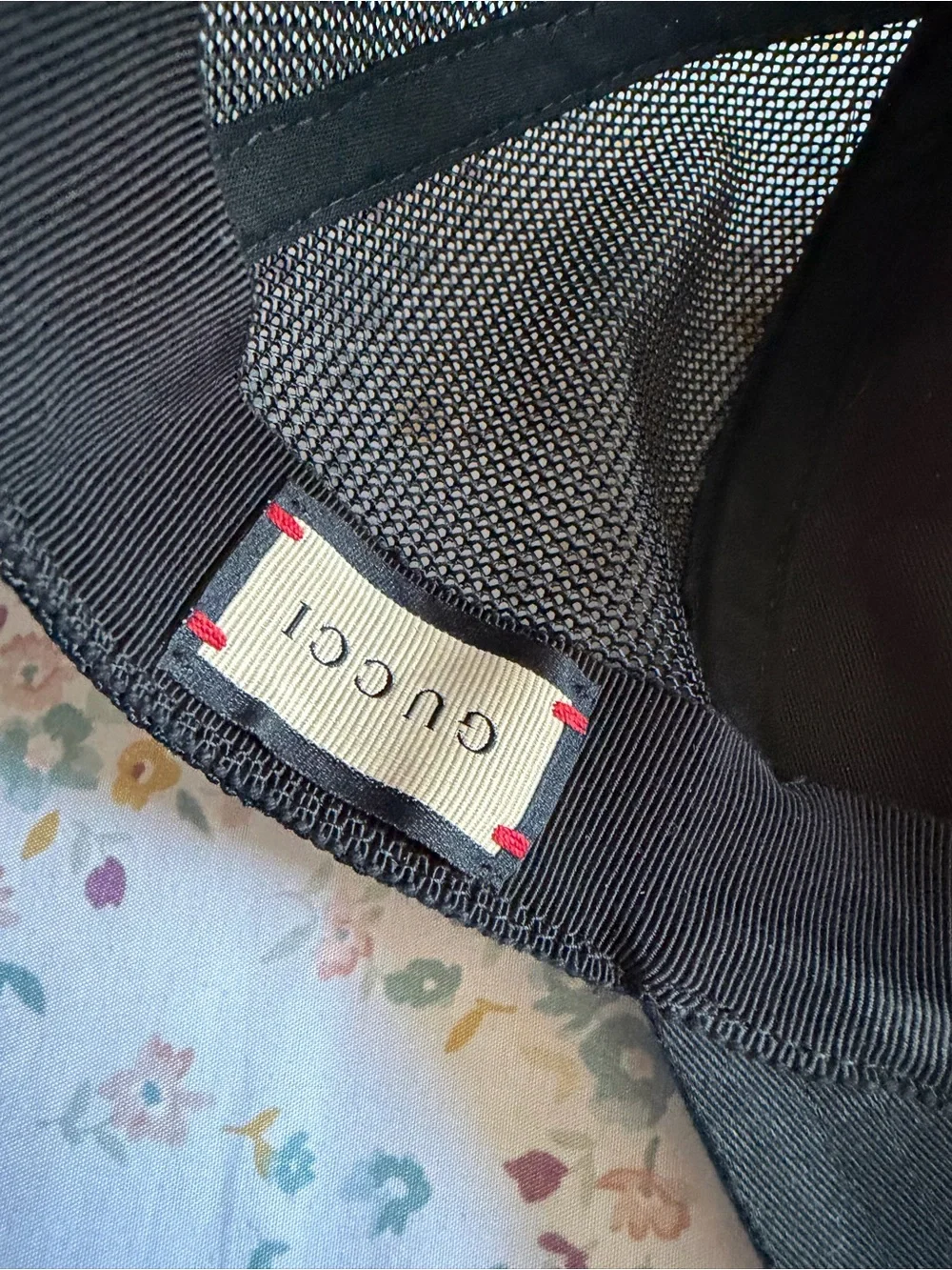 Gucci Men’s Black Baseball Cap with Red Embroidered Logo